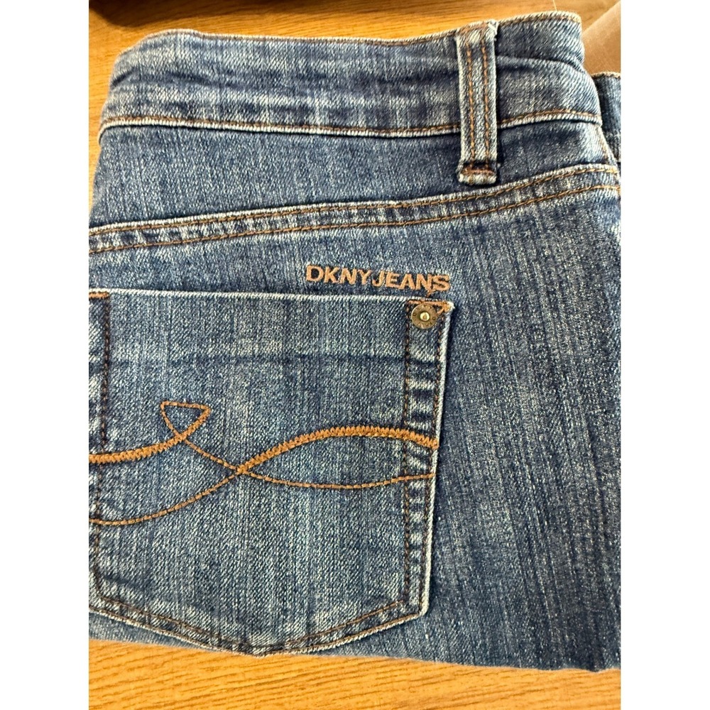 DKNY Jeans Women's Blue Denim Straight Leg Jeans Size 8